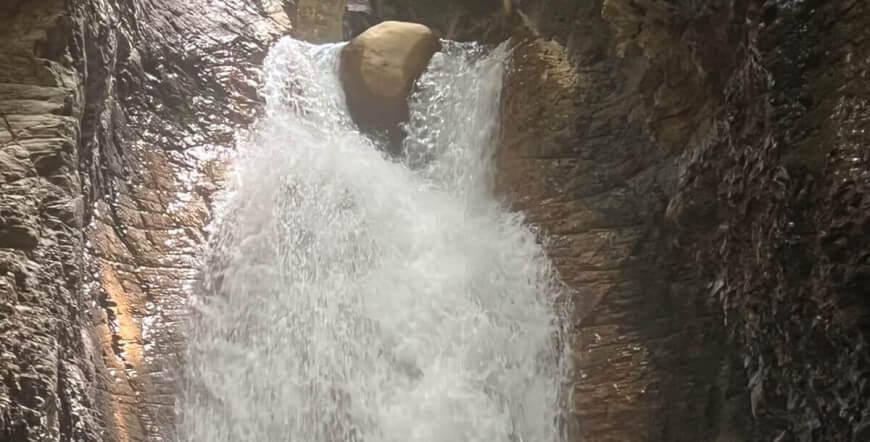 La Leona Waterfall & Tubing (Curubandé)